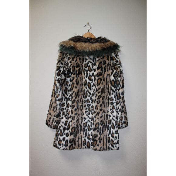 GUESS Natalia Faux Fur Coat Animal Print Tan Brown Celebrity Glam Luxe Jacket - Picture 6 of 8